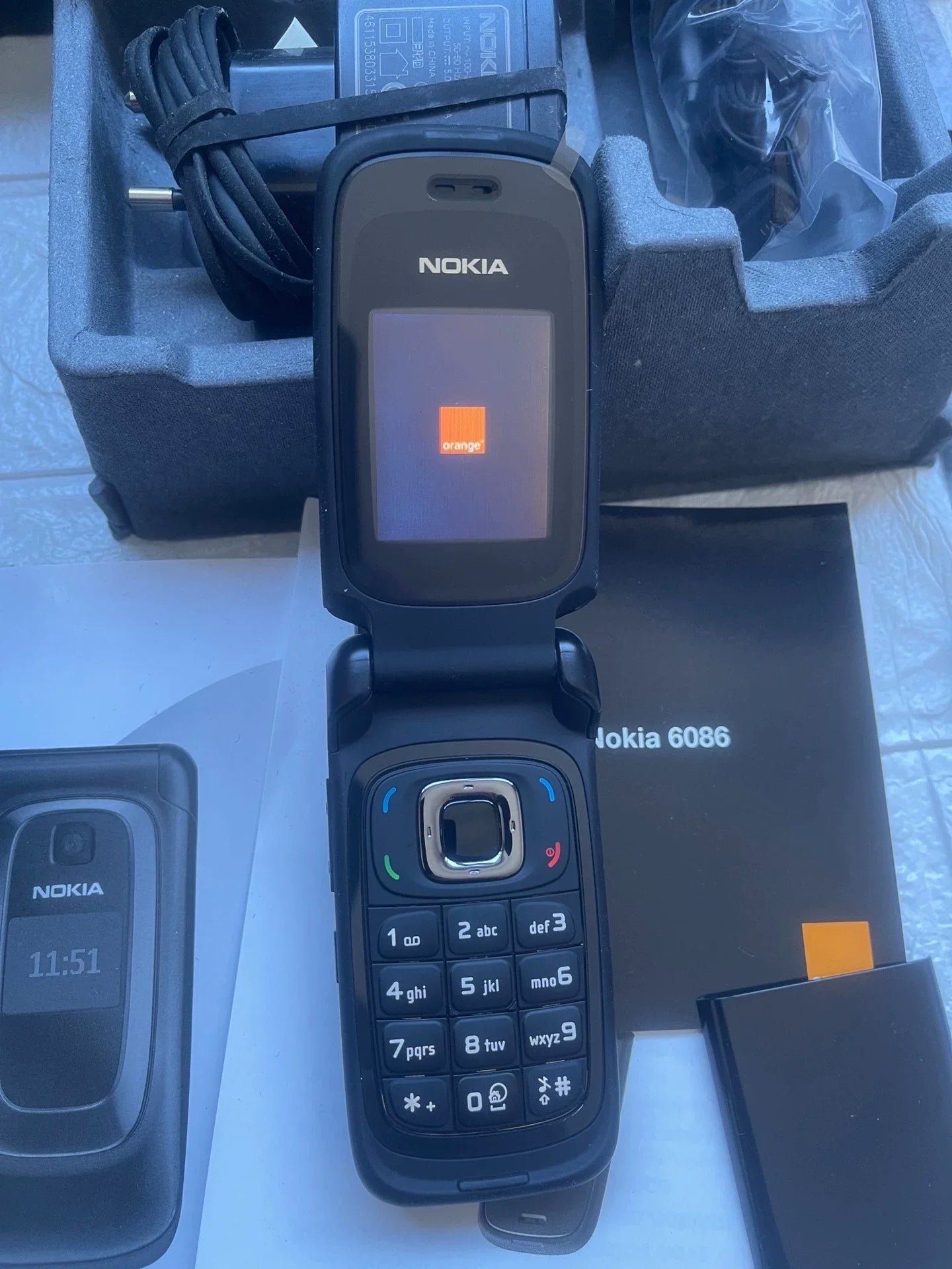 Brand new, complete original Nokia 6086