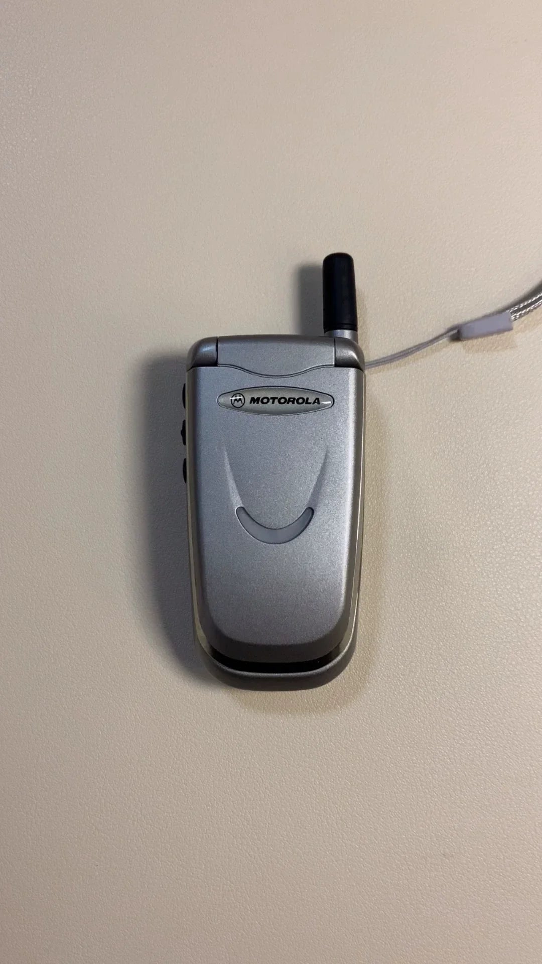 Motorola V8088+ in silver