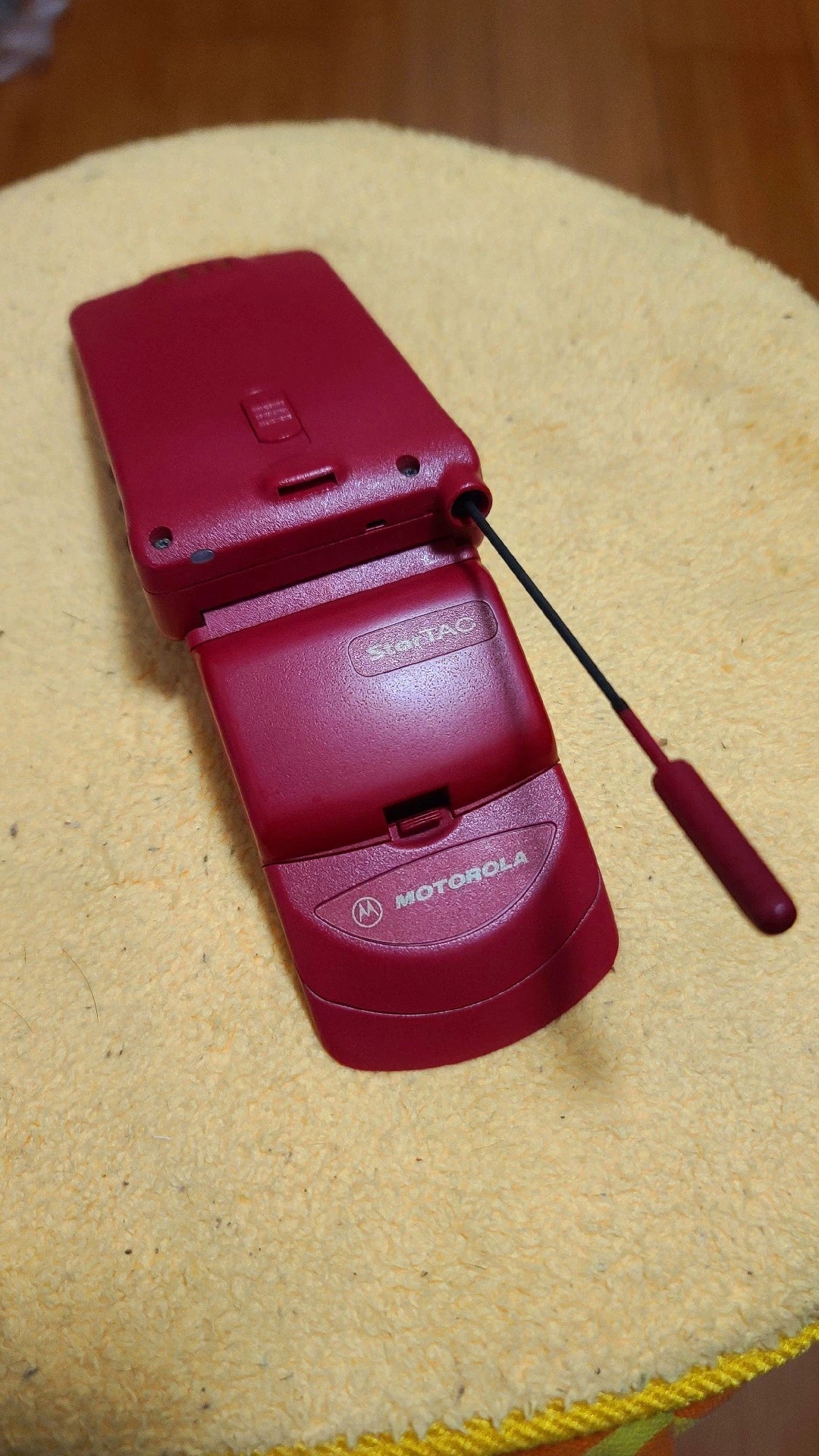 Motorola 308, fully original in red