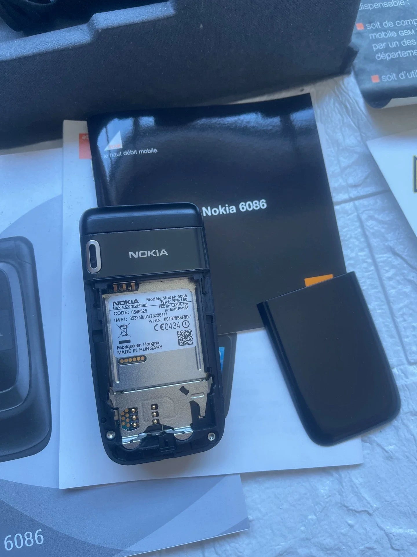 Brand new, complete original Nokia 6086